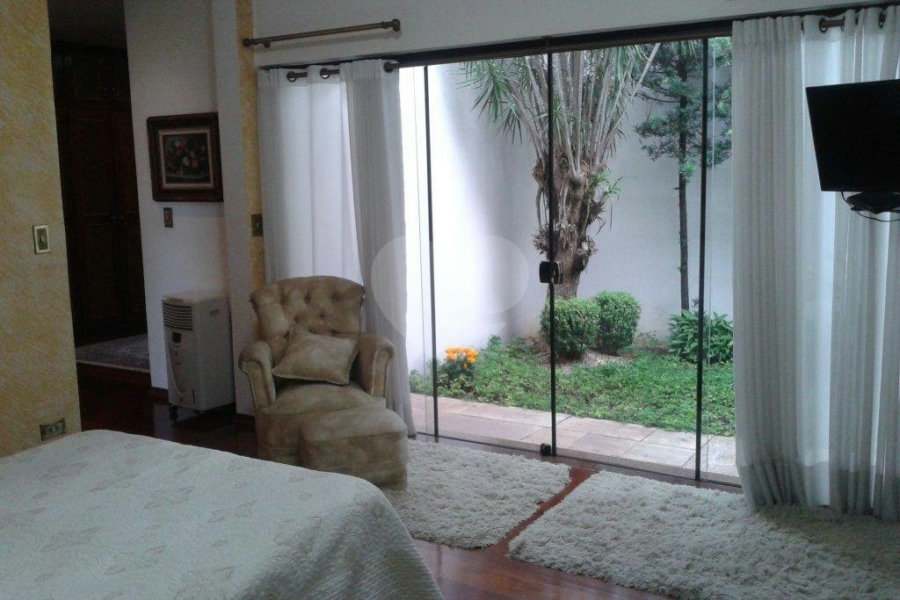 Casa Térrea à venda ou para alugar com 4 suítes em Jardim Floresta, São Paulo, SP