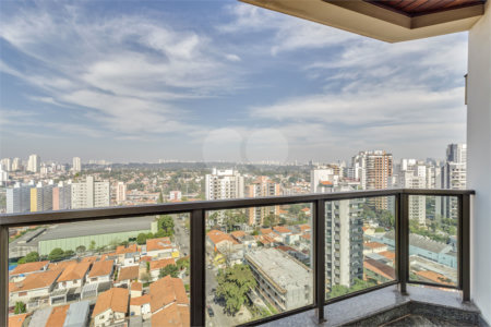 Apartamento à venda com 2 quartos, sendo 1 suíte, em Campo Belo, São Paulo, SP