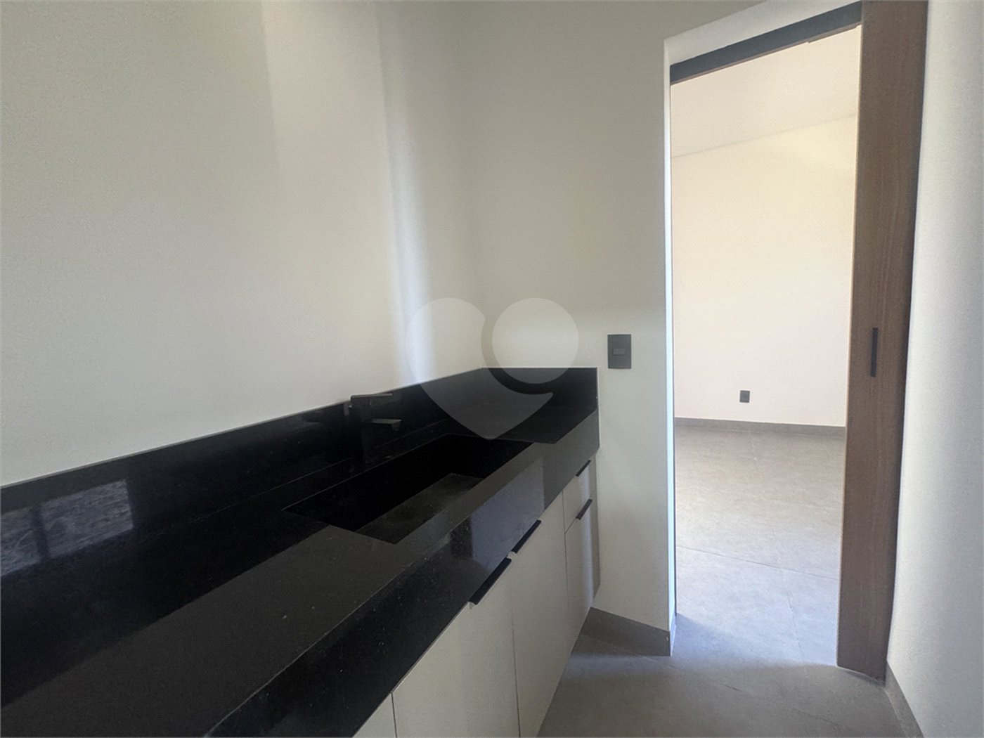 Casa à venda com 3 quartos, sendo 1 suíte, no condomínio Residencial Villagio Wanel, Sorocaba - SP