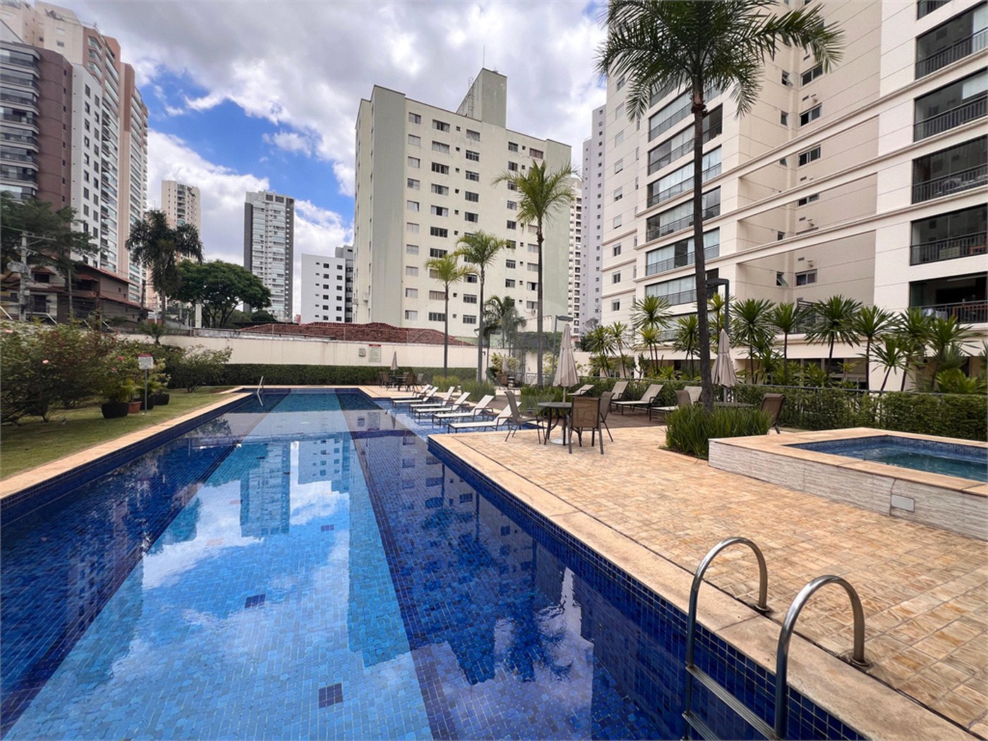 Apartamento à venda com 3 suítes em Santa Teresinha, São Paulo, SP