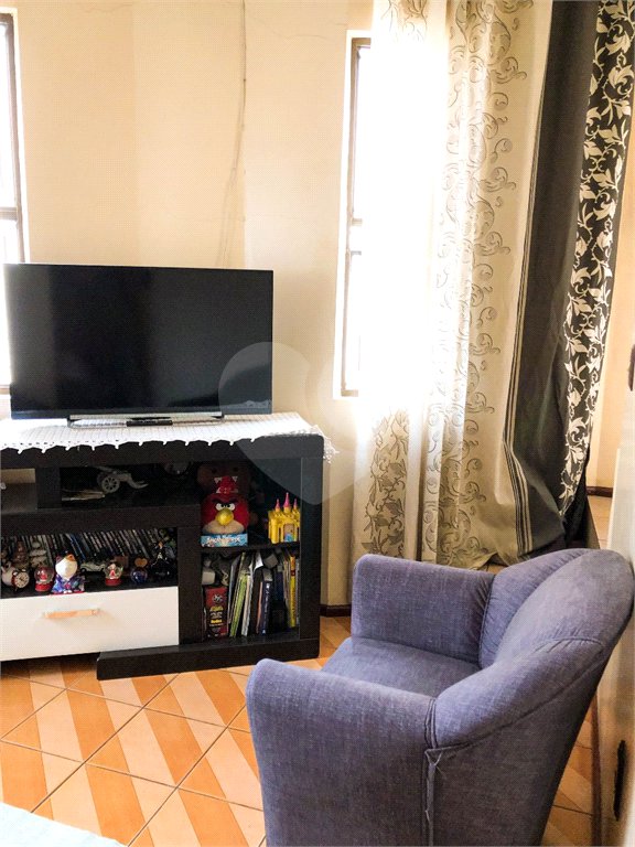 Sobrado à venda com 5 quartos, sendo 1 suíte, em Parque Edu Chaves, São Paulo, SP