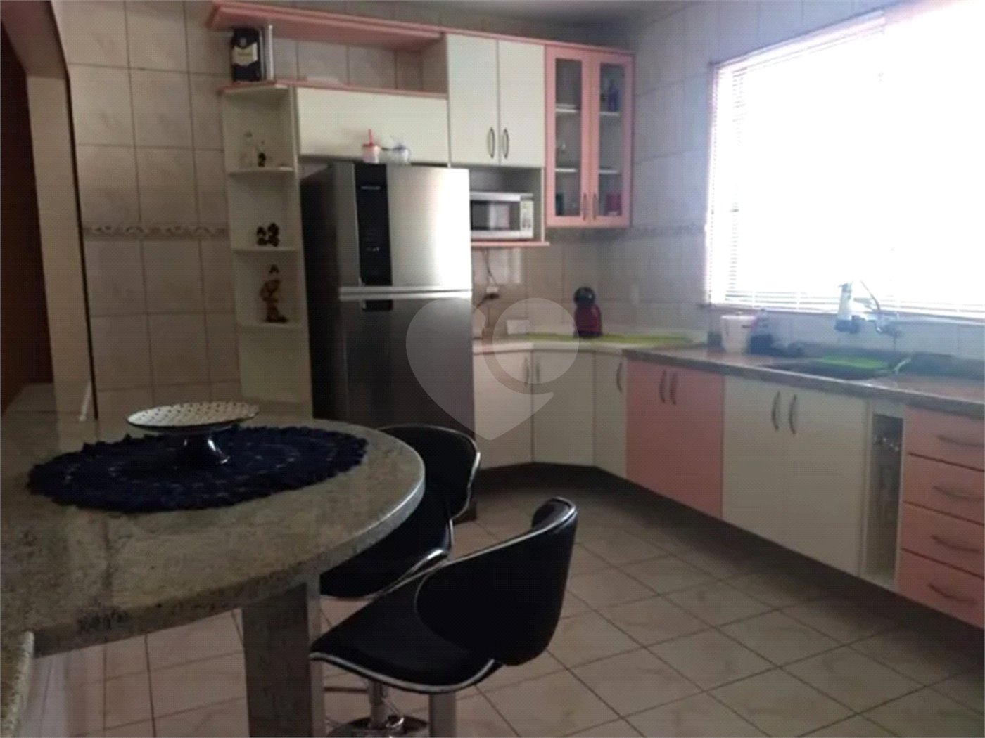 Sobrado à venda com 3 quartos, sendo 1 suíte, em Jardim São Guilherme, Sorocaba, SP