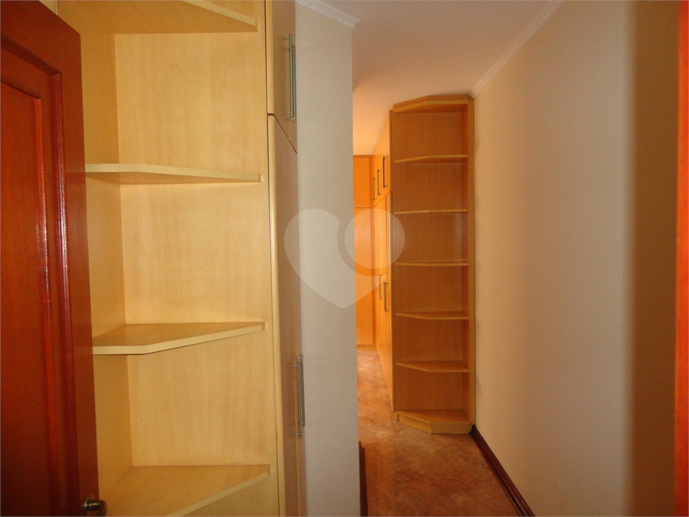 Casa à venda com 3 quartos, sendo 1 suíte, em Santa Marina, Valinhos, SP