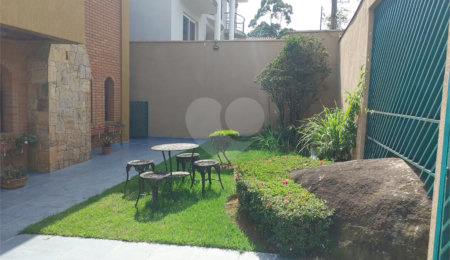 Casa à venda com 4 quartos, sendo 2 suítes,  em Parque dos Príncipes, São Paulo, SP