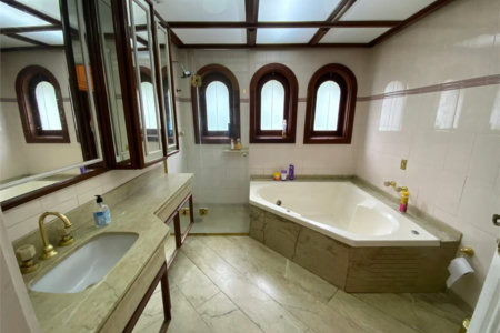 Casa à venda ou para alugar com 5 quartos, sendo 3 suítes, em Fazenda Morumbi, São Paulo, SP