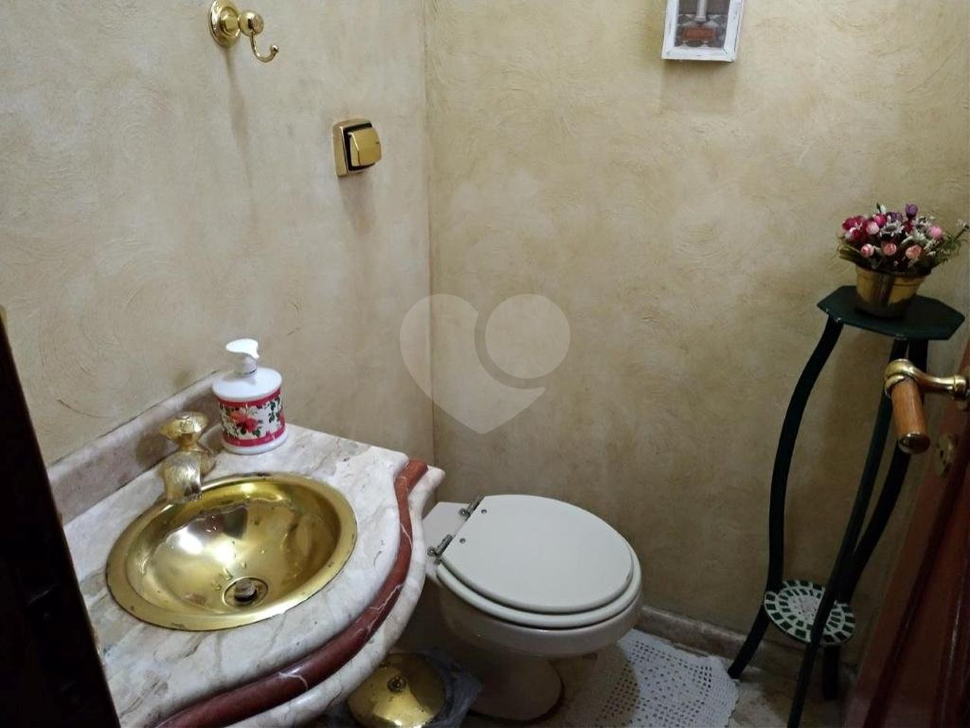 Sobrado à venda com 2 quartos, sendo 1 suíte, em Santa Teresinha, São Paulo, SP