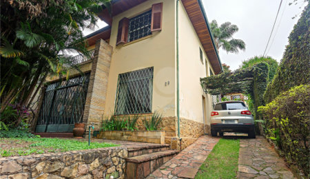 Sobrado à venda com 3 quartos em Jardim Petrópolis, São Paulo, SP