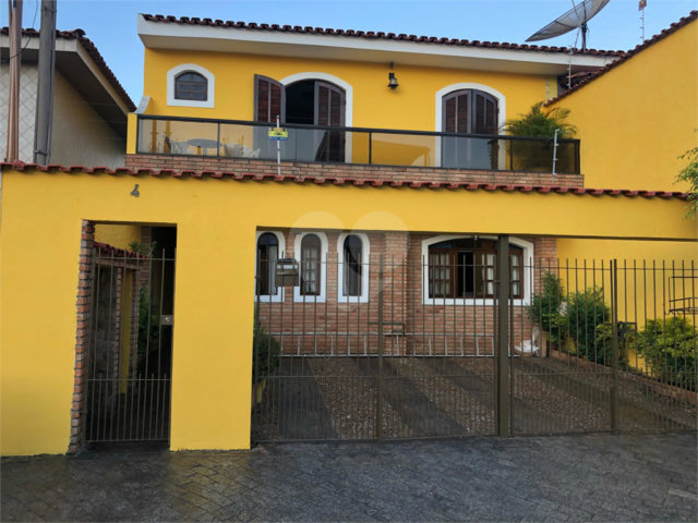 Sobrado à venda com 3 quartos em Jardim Virginia Bianca, São Paulo, SP