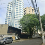 SALA COMERCIAL DE 90 M² COM 12 BAIAS, SALA DE REUNIÃO, AR-CONDICIONADO CENTRAL E 2 VAGAS!