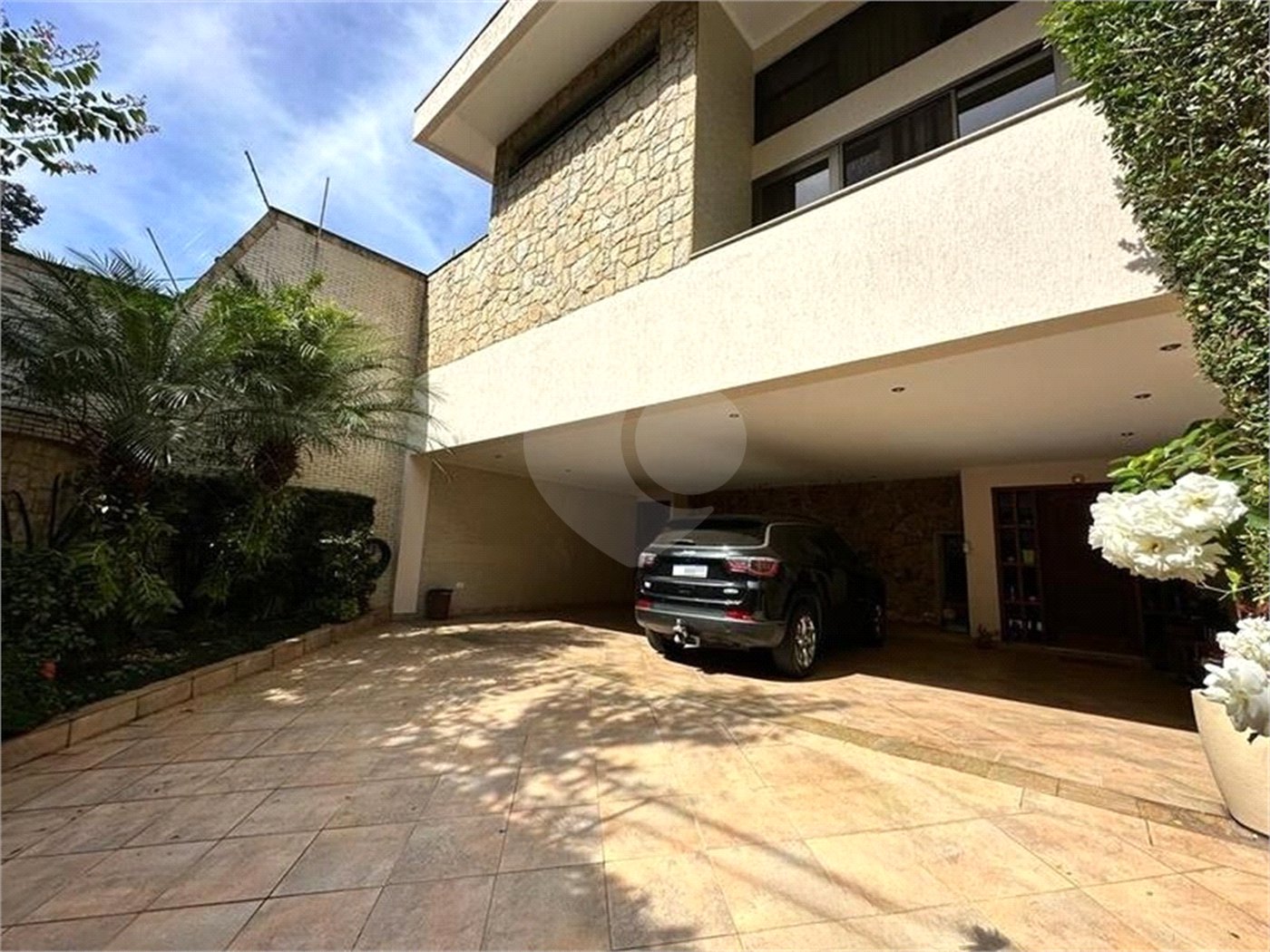 Sobrado com 5 dorm. sendo 2 suites