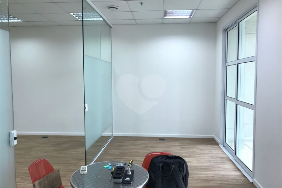 Sala à venda em Chácara Santo Antônio, São Paulo, SP