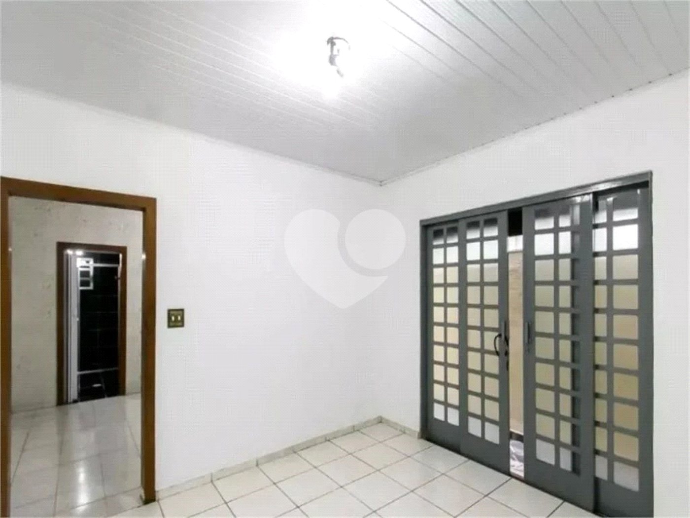 Casa à venda com 4 quartos, sendo 2 suítes, em Jardim Coimbra, São Paulo, SP