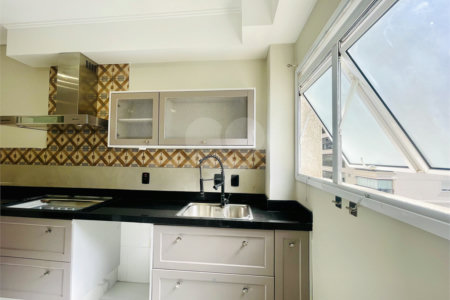 Apartamento à venda com 3 suítes em Vila Gilda, Santo André, SP