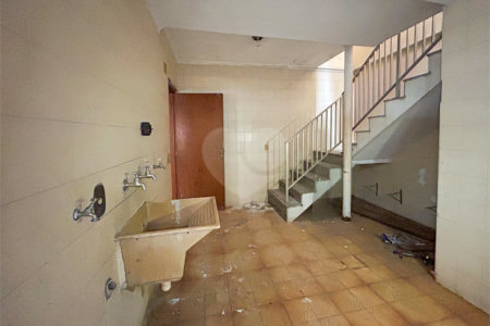 Sobrado à venda com 4 quartos, sendo 3 suítes, em Vila Libanesa, São Paulo, SP