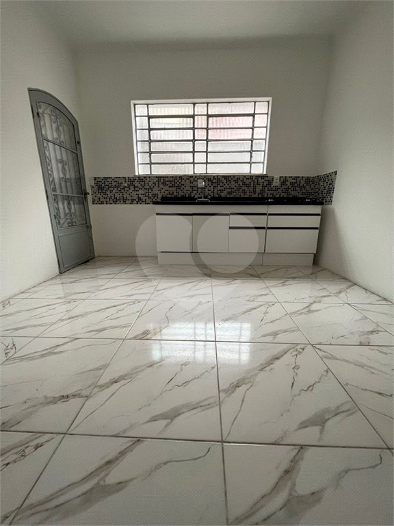 Sobrado à venda com 3 quartos em Vila Laís, São Paulo, SP