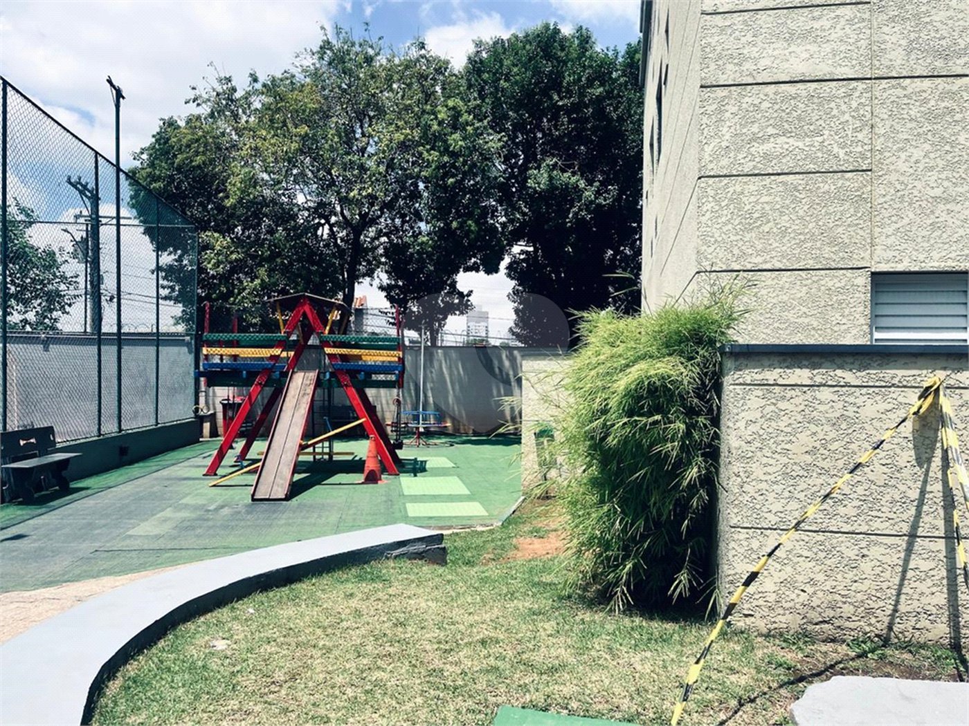 Apartamento à venda com 2 quartos em Parque Maria Domitila, São Paulo, SP