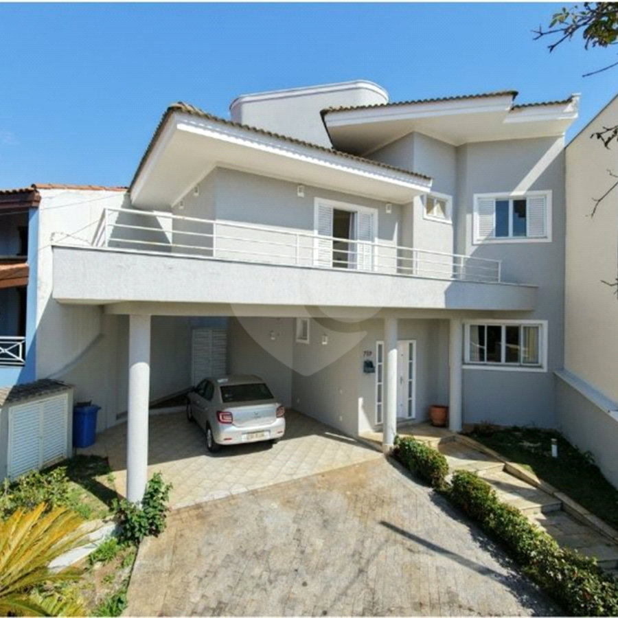Casa à venda com 5 quartos, sendo 3 suítes, no condomínio Granja Olga III, Sorocaba - SP