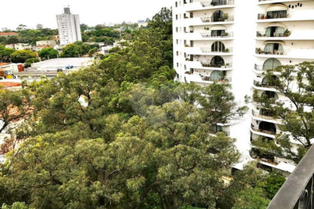 Apartamento à venda com 3 quartos, sendo 2 suítes, em Granja Julieta, São Paulo, SP