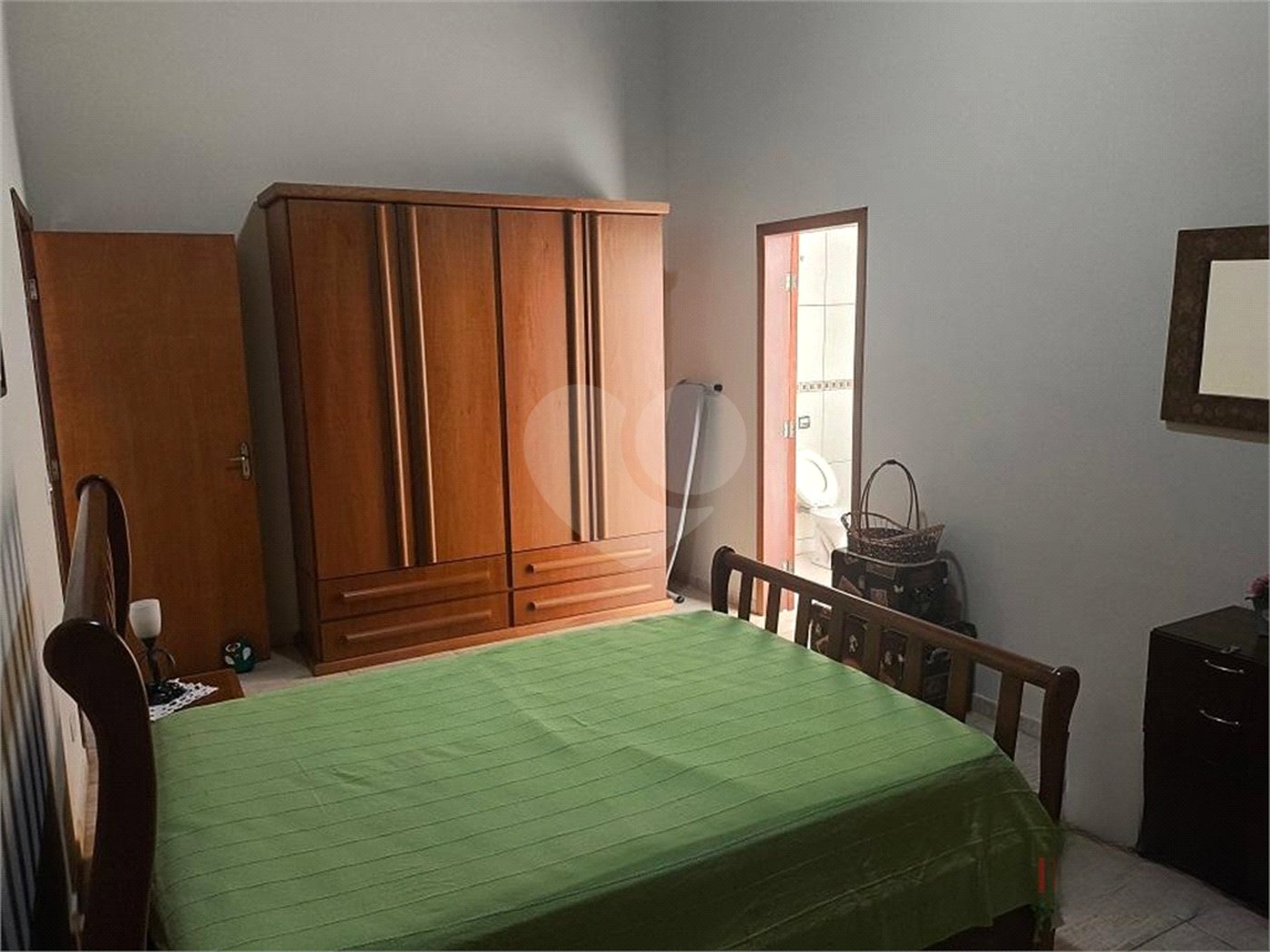 Casa à venda com 3 suítes no condomínio Granja Verediana, Ibiúna - SP