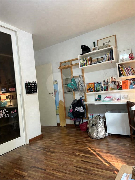 Casa à venda com 4 quartos, sendo 1 suíte, em Vila Morumbi, São Paulo, SP