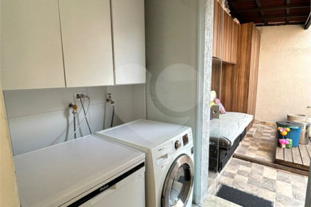 Sobrado à venda com 3 quartos, sendo 1 suíte,  em Villa Di Cesar, Mogi das Cruzes, SP