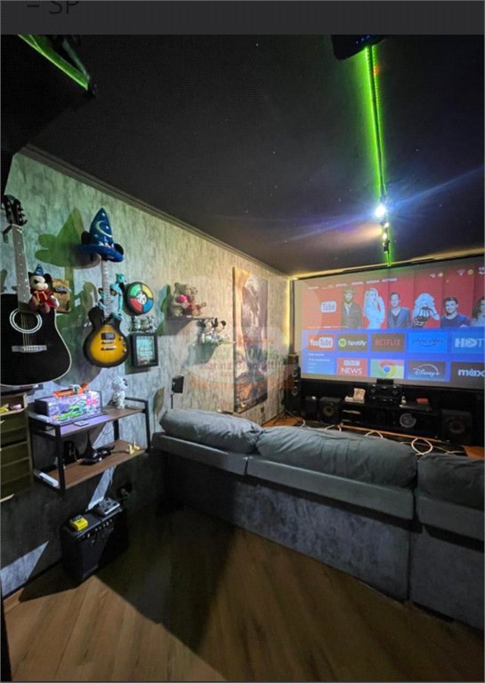 Sobrado à venda com 4 quartos, sendo 1 suíte,  em Jardim Las Vegas, Santo André, SP