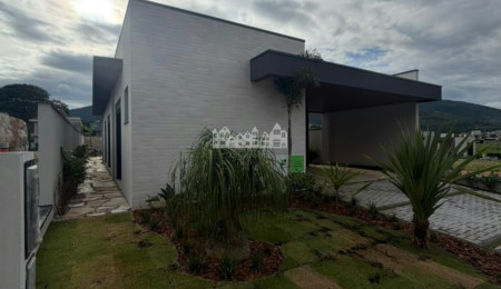 Casa à venda com 3 suítes no condomínio Ecoville 1, Atibaia - SP