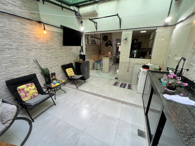 Casa à venda com 2 quartos, sendo 1 suíte,  no condomínio Villa Faenza, São Paulo - SP
