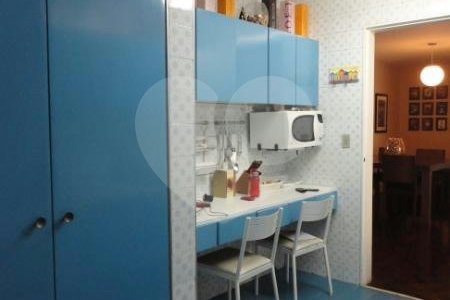 Apartamento à venda com 3 quartos, sendo 1 suíte, em Moema, São Paulo, SP