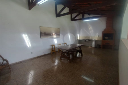 Casa à venda com 5 quartos, sendo 1 suíte, em Parque da Lagoa, Itapetininga, SP