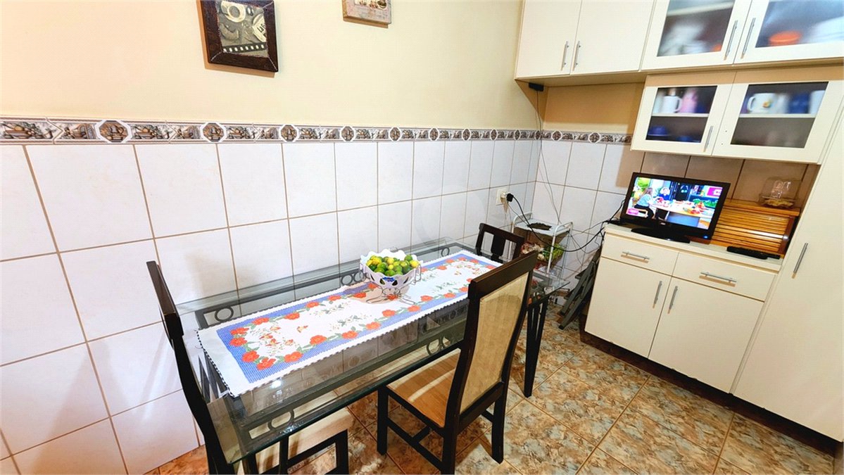 Casa à venda com 4 quartos, sendo 1 suíte, em Jardim Nova Época, Araraquara, SP