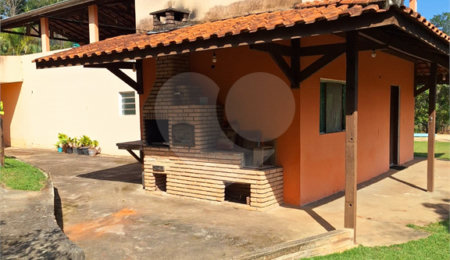 Chácara à venda ou para alugar com 3 quartos, sendo 1 suíte,  em Parque Residencial Itapeti, Mogi das Cruzes, SP