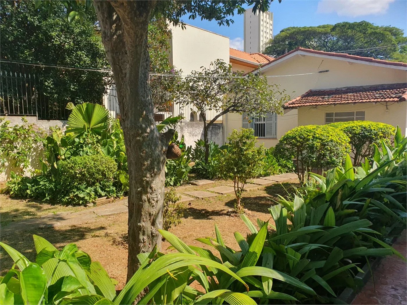 Casa Térrea à venda com 4 quartos em Cidade Monções, São Paulo, SP