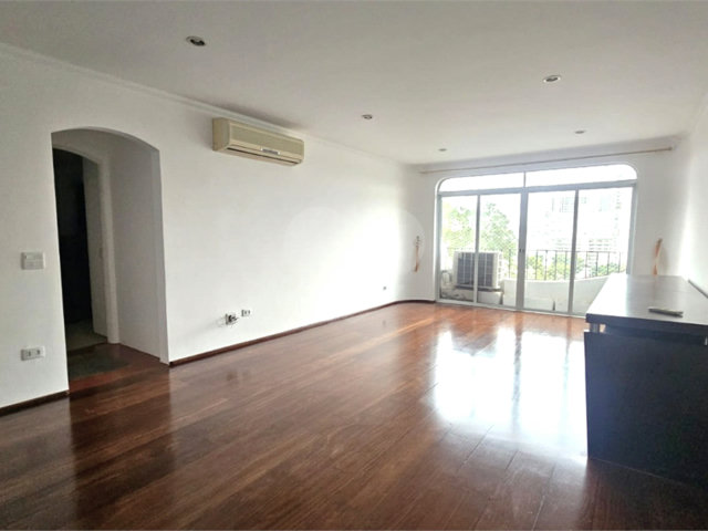 Apartamento para alugar com 3 quartos, sendo 1 suíte,  em Granja Julieta, São Paulo, SP