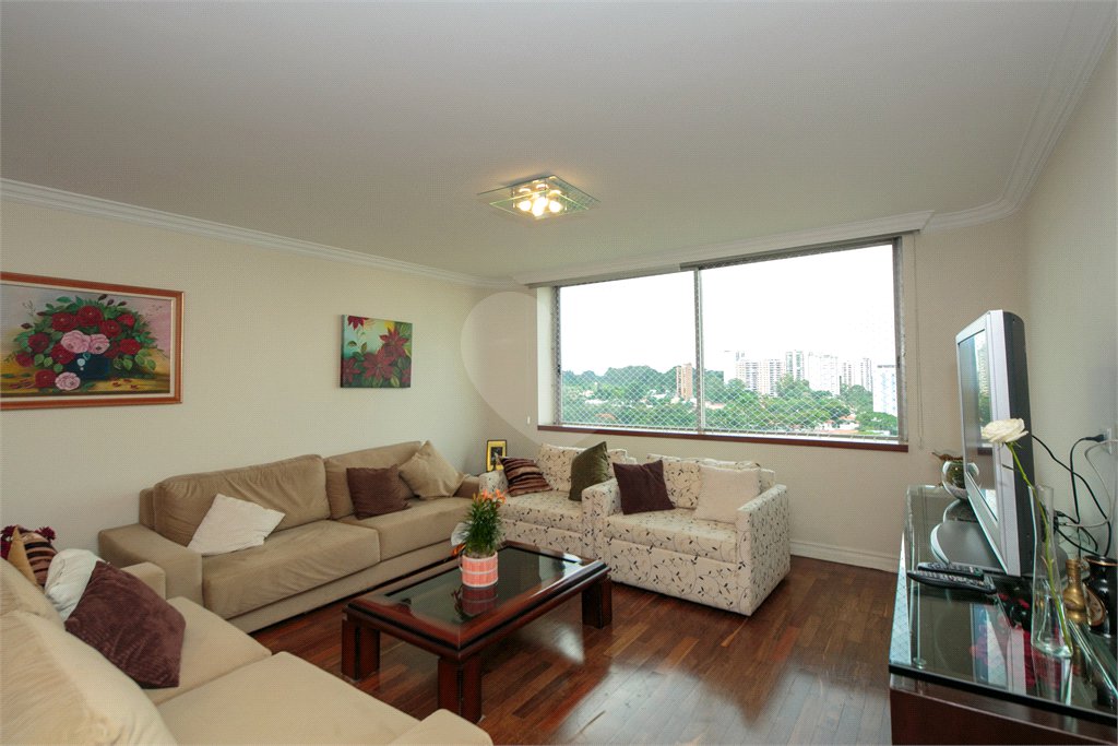 Apartamento à venda com 4 quartos, sendo 1 suíte, em Alto da Boa Vista, São Paulo, SP