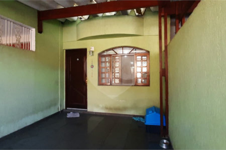 Sobrado à venda com 3 quartos, sendo 1 suíte, em Jardim Regina, São Paulo, SP