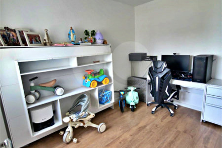 Apartamento à venda com 3 quartos, sendo 1 suíte,  em Jardim Caravelas, São Paulo, SP