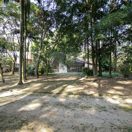 Casa à venda com 5 quartos, sendo 3 suítes, no condomínio Chácara Flora, São Paulo - SP