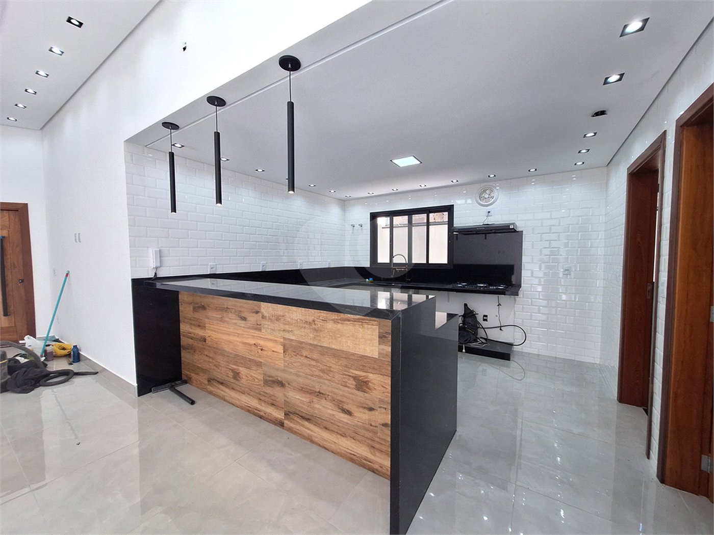 Casa à venda com 3 quartos, sendo 1 suíte,  em João Xxiii, Vinhedo, SP