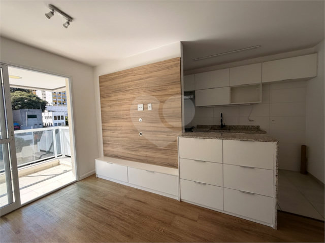 Apartamento à venda ou para alugar com 2 quartos, sendo 1 suíte,  em Perdizes, São Paulo, SP