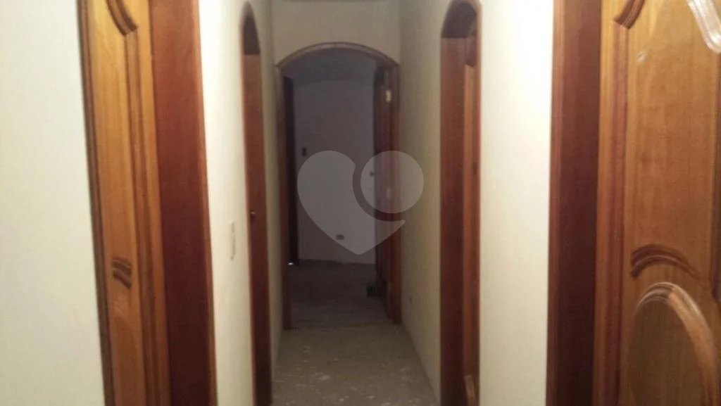 Sobrado à venda com 5 quartos, sendo 3 suítes, em Tremembé, São Paulo, SP