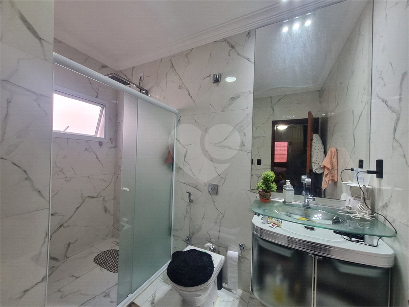Casa à venda com 4 quartos, sendo 1 suíte, em Jardim São Carlos, Sorocaba, SP