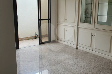 Casa à venda com 2 quartos, sendo 1 suíte, no condomínio Flamboyant, São Paulo - SP