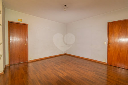 Apartamento à venda com 3 quartos, sendo 1 suíte, em Higienópolis, São Paulo, SP