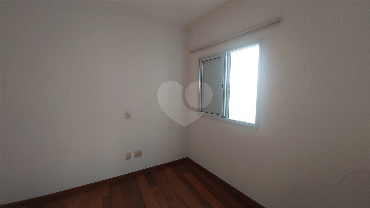Casa para alugar com 3 quartos, sendo 1 suíte, no condomínio Santanna, São Paulo - SP