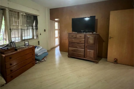 Casa à venda com 4 quartos, sendo 1 suíte, em Jardim das Vertentes, São Paulo, SP