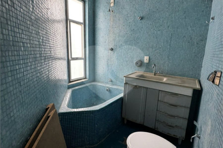 Casa à venda ou para alugar com 4 quartos, sendo 2 suítes,  em Vila Andrade, São Paulo, SP