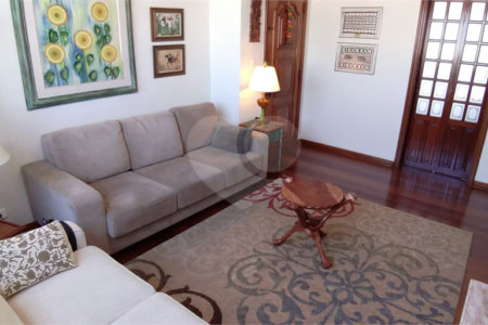 Apartamento à venda com 3 quartos, sendo 1 suíte, em Vila Paulicéia, São Paulo, SP