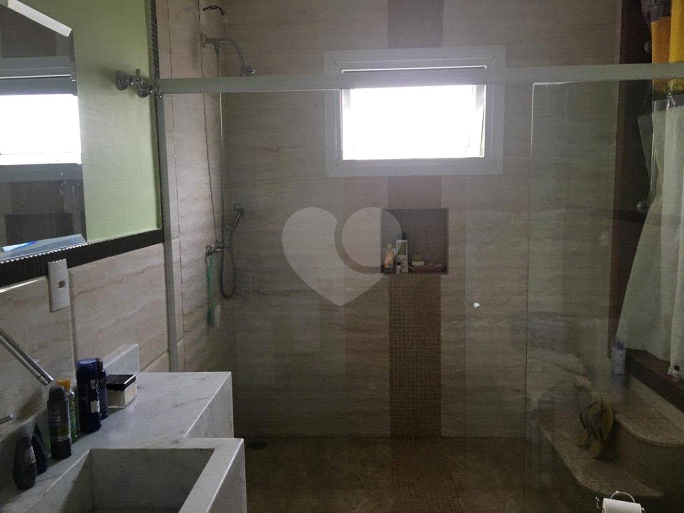 Casa à venda com 3 suítes no condomínio Aruã, Mogi das Cruzes - SP
