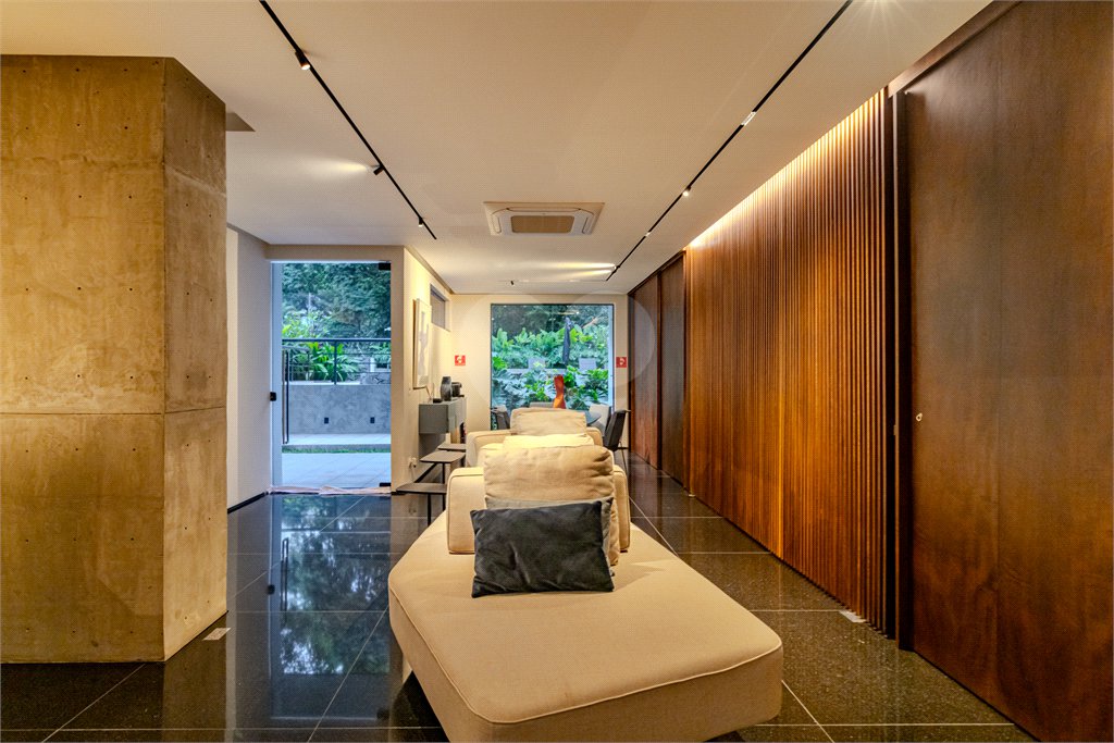 Apartamento à venda com 3 quartos, sendo 2 suítes, em Campo Belo, São Paulo, SP